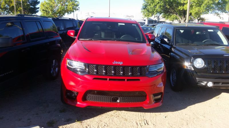 Illustration for article titled The 2017 Facelift Grand Cherokee SRT Looks Sooo Good!